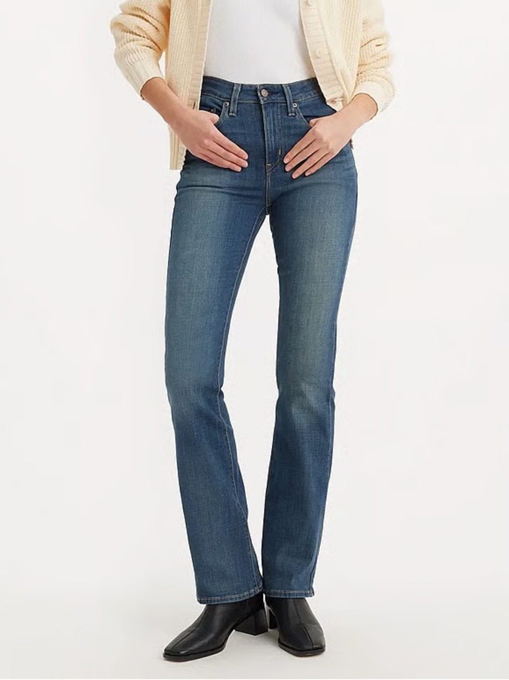 NWT Levi's 725 High Rise Bootcut (30x32)